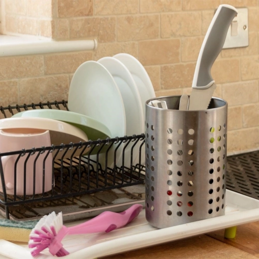 Kārtība uz darba virsmas un notecinātājā