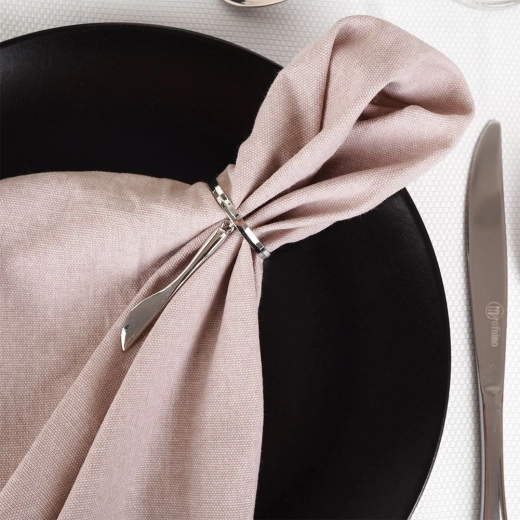 Neat and practical dining