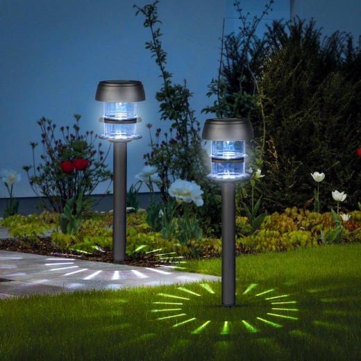 Saules dārza zemē iespraužama lampa ar auksti baltu LED