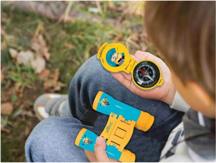 Field exploration with binoculars and a pretend compass