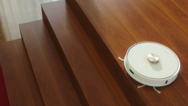 Safe edge cleaning
