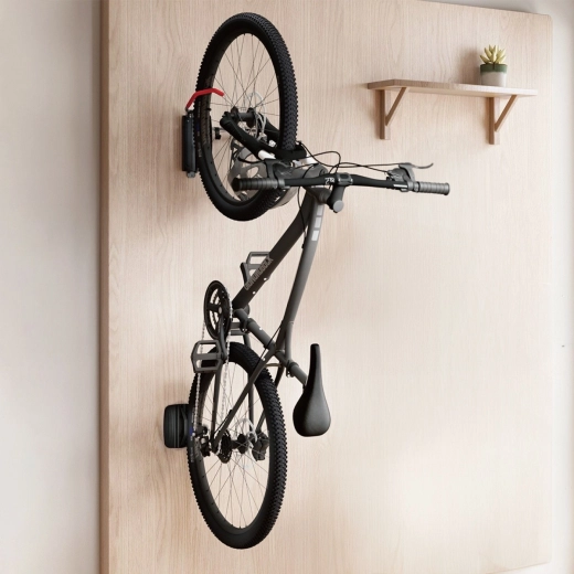 Maximum space savings thanks to vertical hanging