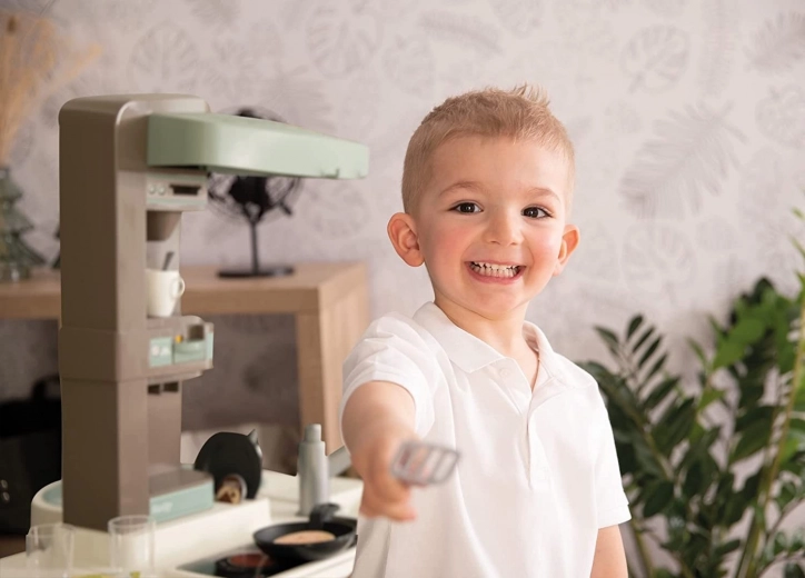 Iebūvēts kafijas aparāts un limonādes ražotājs