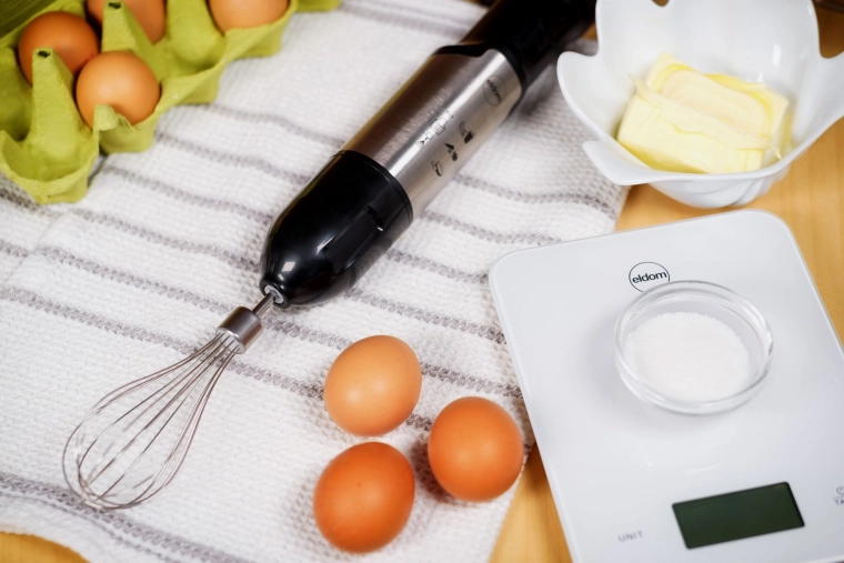 Putošanas metlis un 700 ml trauks