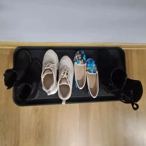 Liels izmērs vairākiem apavu pāriem