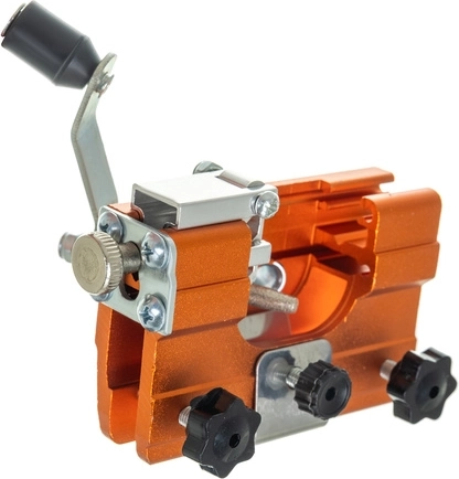 Izturīga konstrukcija darbam ārpus telpām