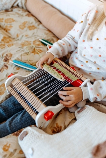 Liels spriegošanas grozāmais bērnu rokām