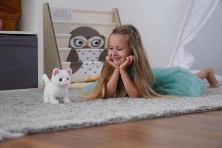 Ņaud un kustina asti