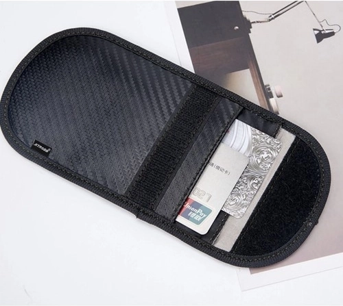 Divas kabatas atslēgām un kartēm