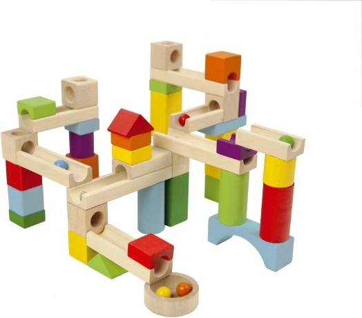 Aizraujoša lodīšu trase