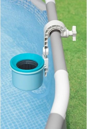 Viegla montāža pie baseina malas