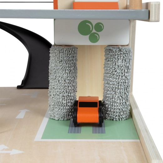 Degvielas un uzlādes stacija, mazgātava un pacēlājs