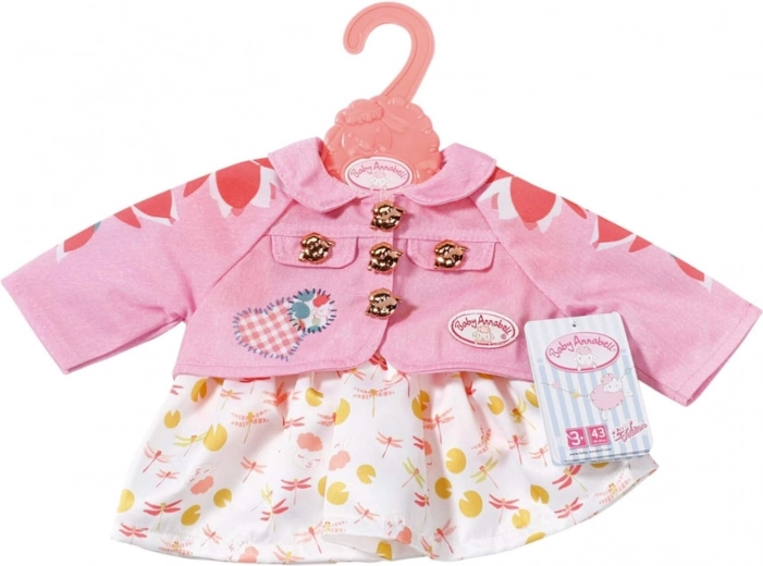 Adorable outfit with detailed elements