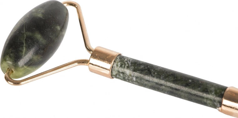 Dabisks nefrīts ar dzesējošu efektu