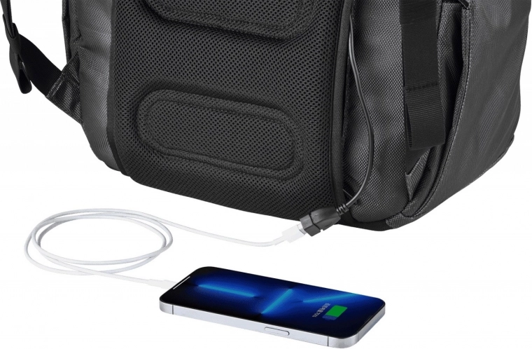 Integrated USB port and expandable capacity