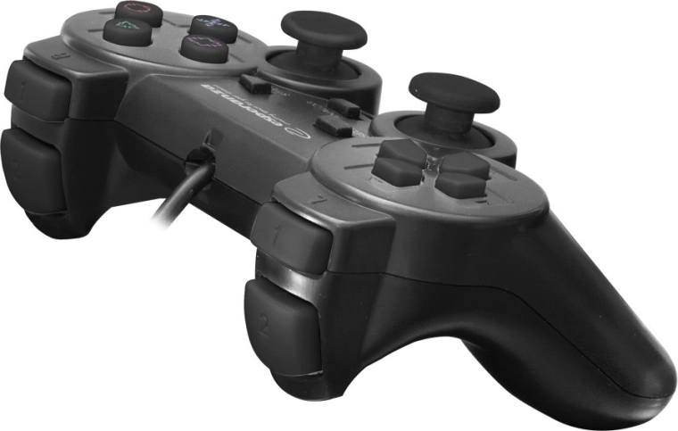 Precīza vadība, pateicoties 2 analogiem un 8 virzienu D–padam