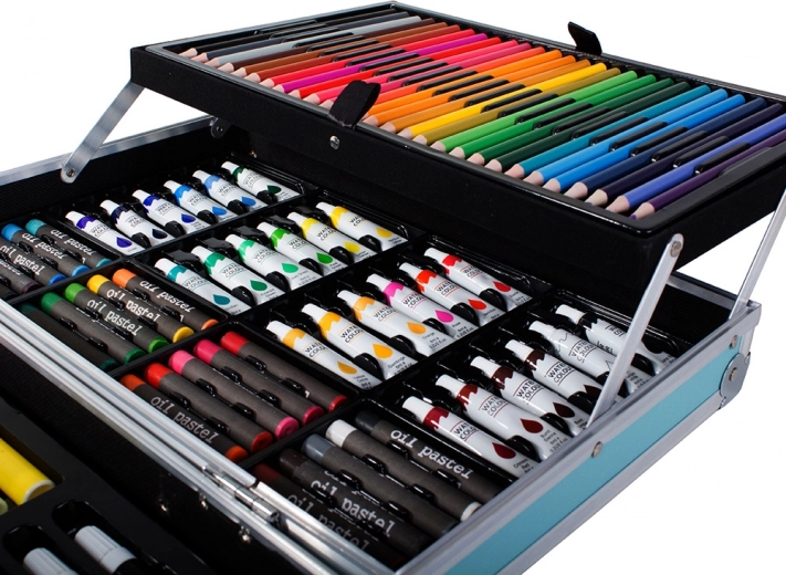 Radoša rotaļlieta bērniem