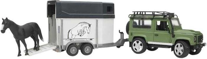 Zirgu piekabe ar aizmugurējo uzbrauktuvi