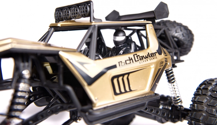 4×4 piedziņa un lielas riepas jebkuram reljefam