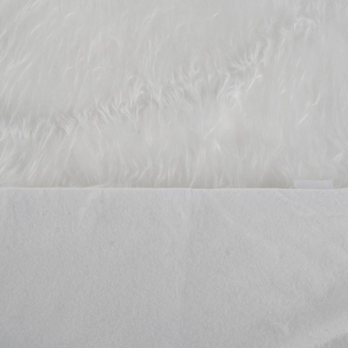 Mīksts un pūkains materiāls