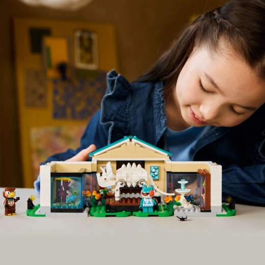 Reconfigurable museum world