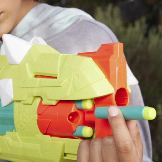16 nerf elite darts and on-blaster storage