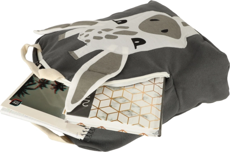 Ietilpīgs galvenais nodalījums ar rāvējslēdzēju