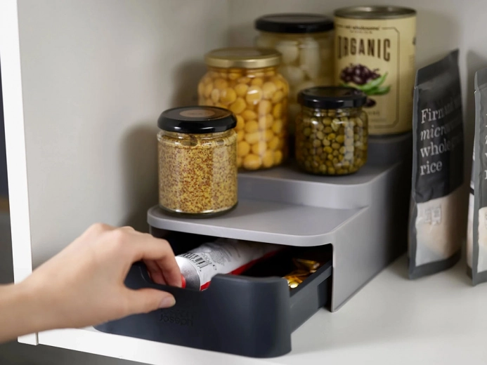 Praktiska izvelkamā atvilktne