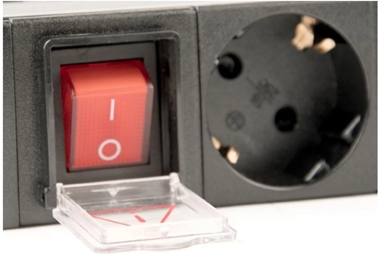 Droša vadība ar slēdzi un aizsargvāciņu