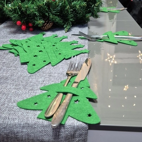 Paredzēts pilnam galda piederumu komplektam