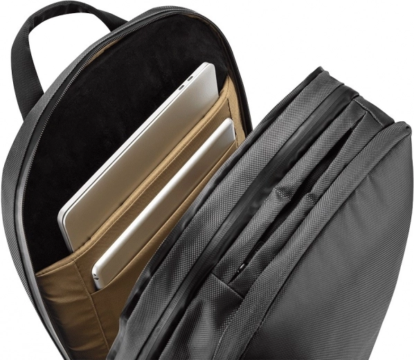 Secure storage for a 17″ laptop