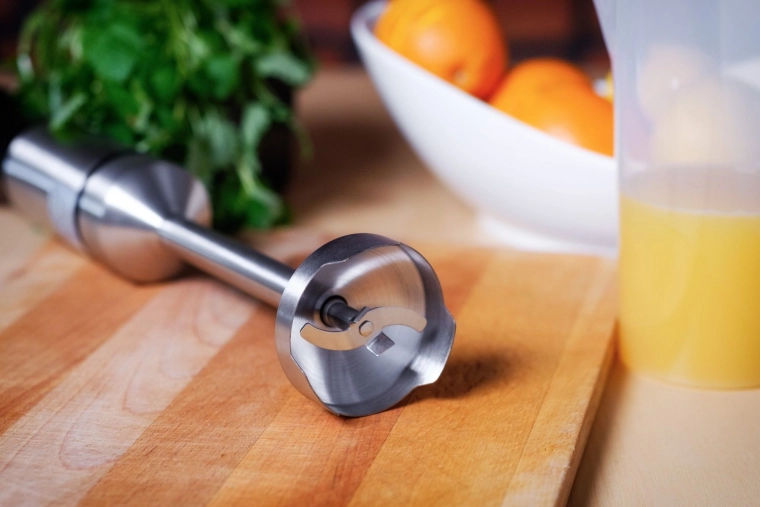 Metāla kāja un nerūsējoša tērauda dubultie asmeņi