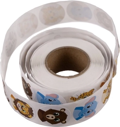 500 uzlīmes vienā ērtā rullī