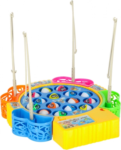 Rotējošs dīķis ar atverošām zivtiņām