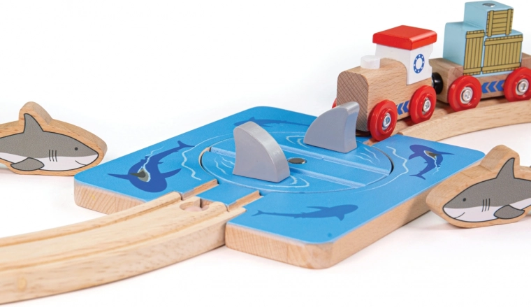 Lieliska saderība ar vilcieniņu trasēm