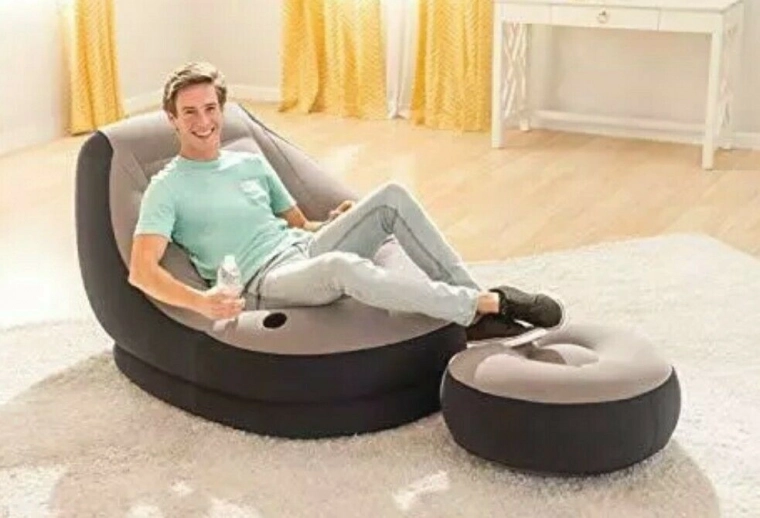 Praktisks pufs un dzērienu turētājs