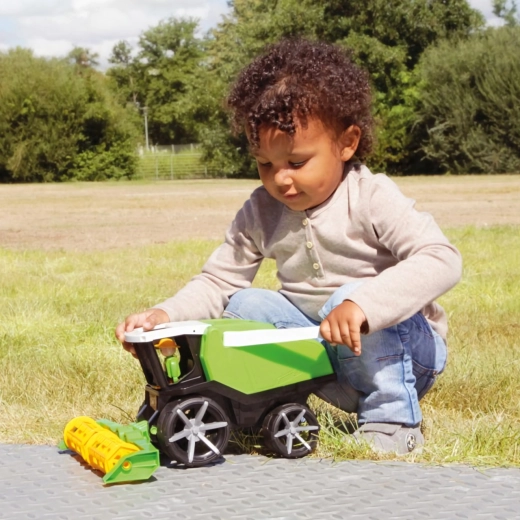 Izturīga plastmasa lietošanai ārā un smilšu kastē