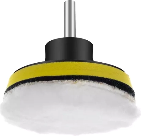 Saderīgs ar urbjiem un akumulatora skrūvgriežiem