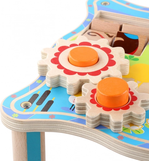 Griežami zobrati un krelles uz stieples trases