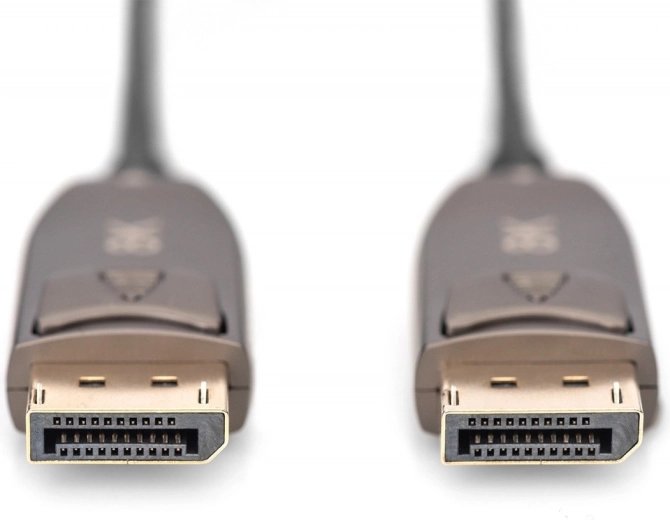 8K pie 60 Hz ar joslas platumu 32,4 Gb/s