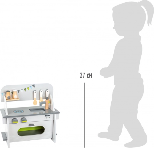 Magnetic oven door for realistic play