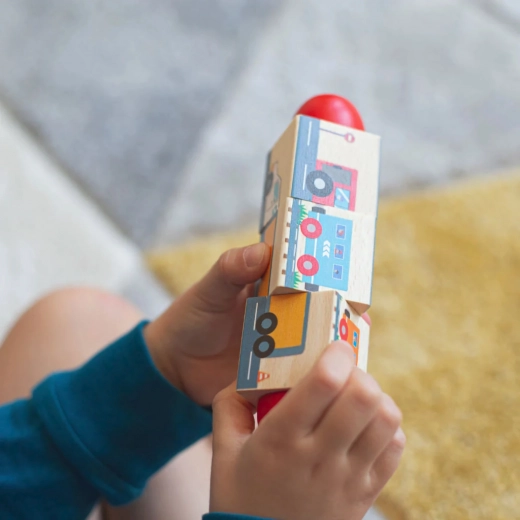 Radoša transportlīdzekļu salikšana